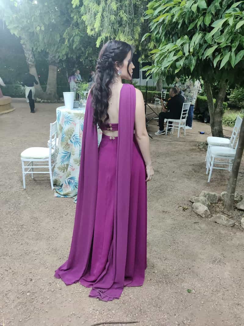 Vestido largo fucsia con espalda descubierta